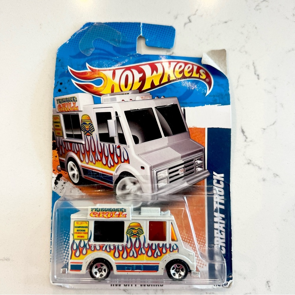 Hot Wheels Ice Cream Truck Toy - White and Blue